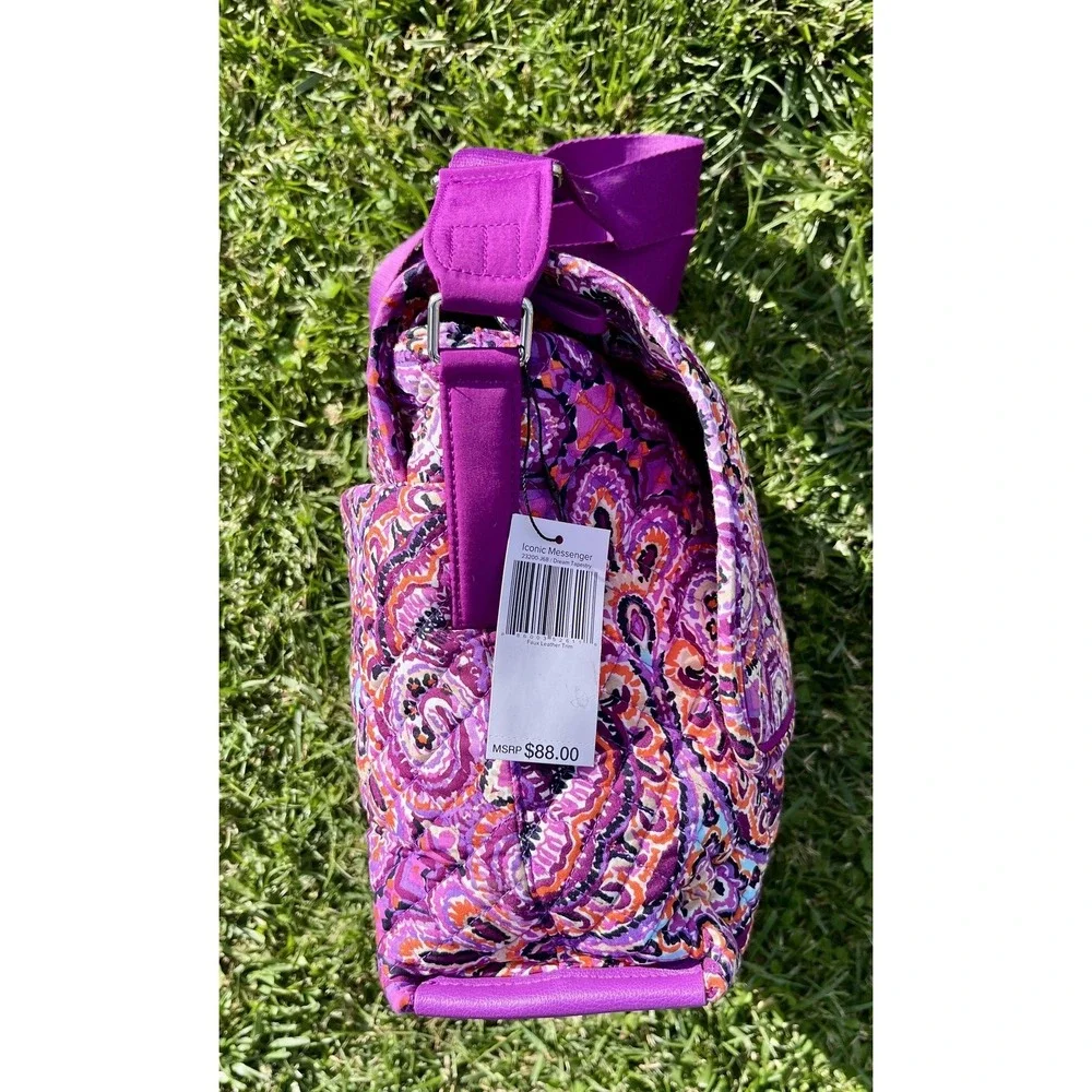 Vera‎ Bradley Iconic Messenger Bag Womens Medium Purple Dream Tapestry Crossbody